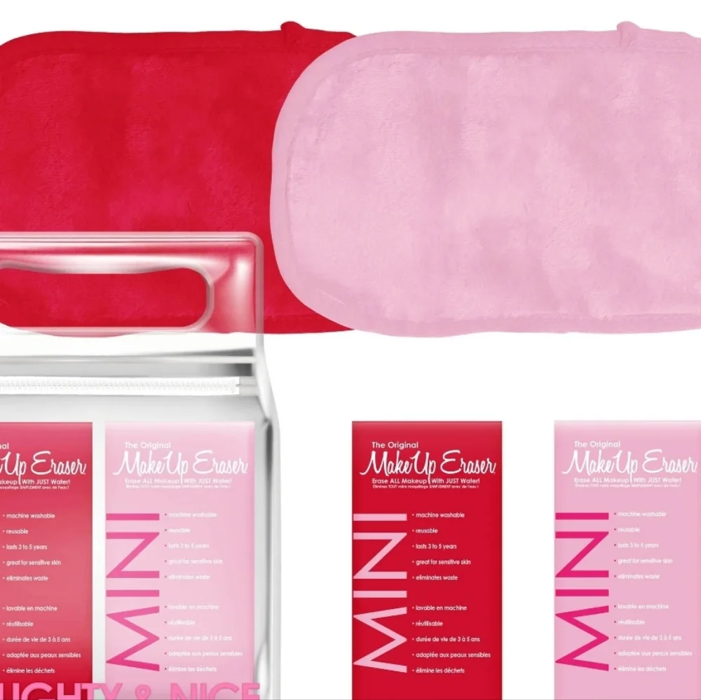 MakeUp Eraser effortlessly remove